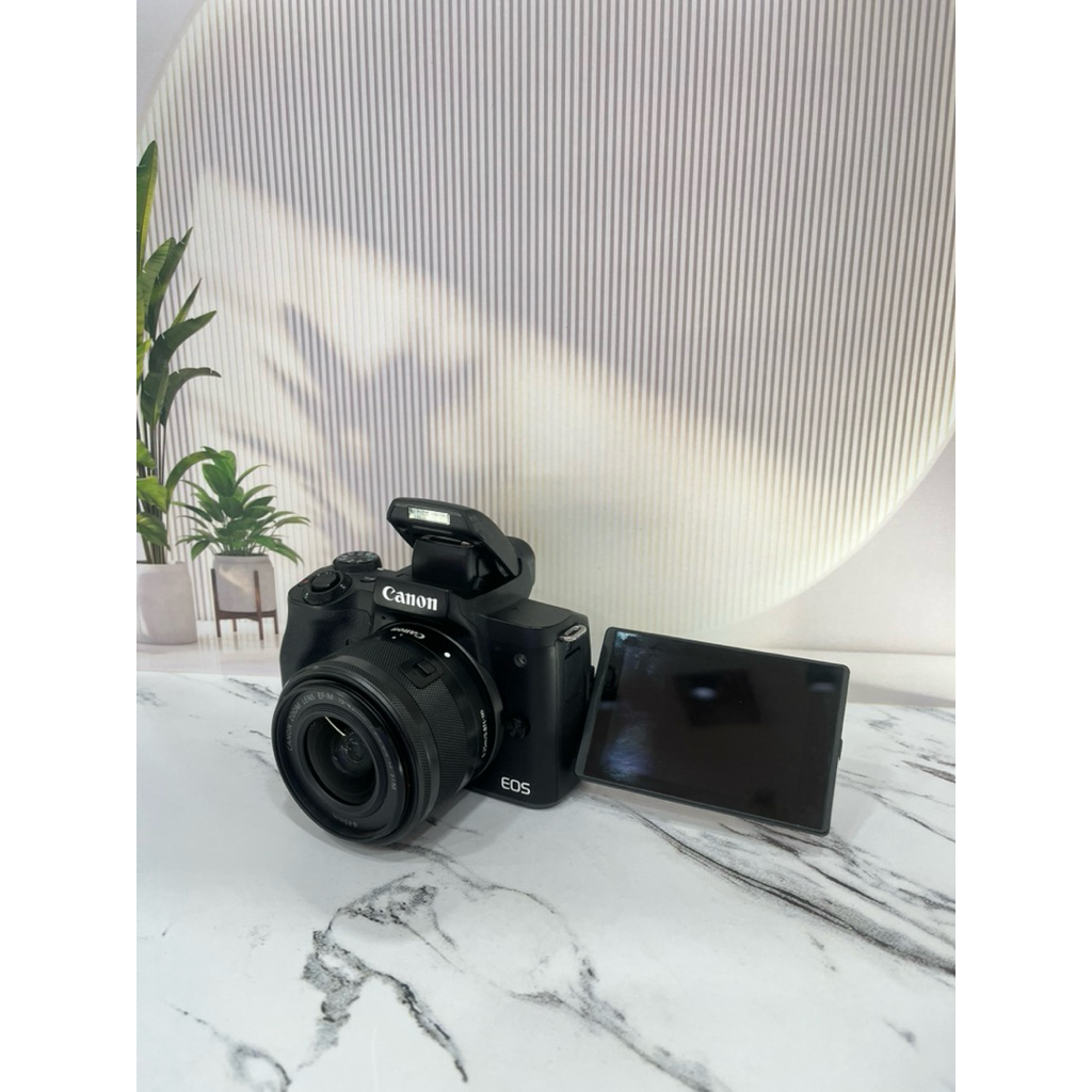 Kamera mirrorlless canon eos kiss m