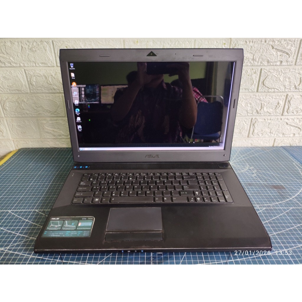 Asus ROG G73JH Intel Core i7-720QM Radeon HD 5870 8GB 17.3in FHD 500GB