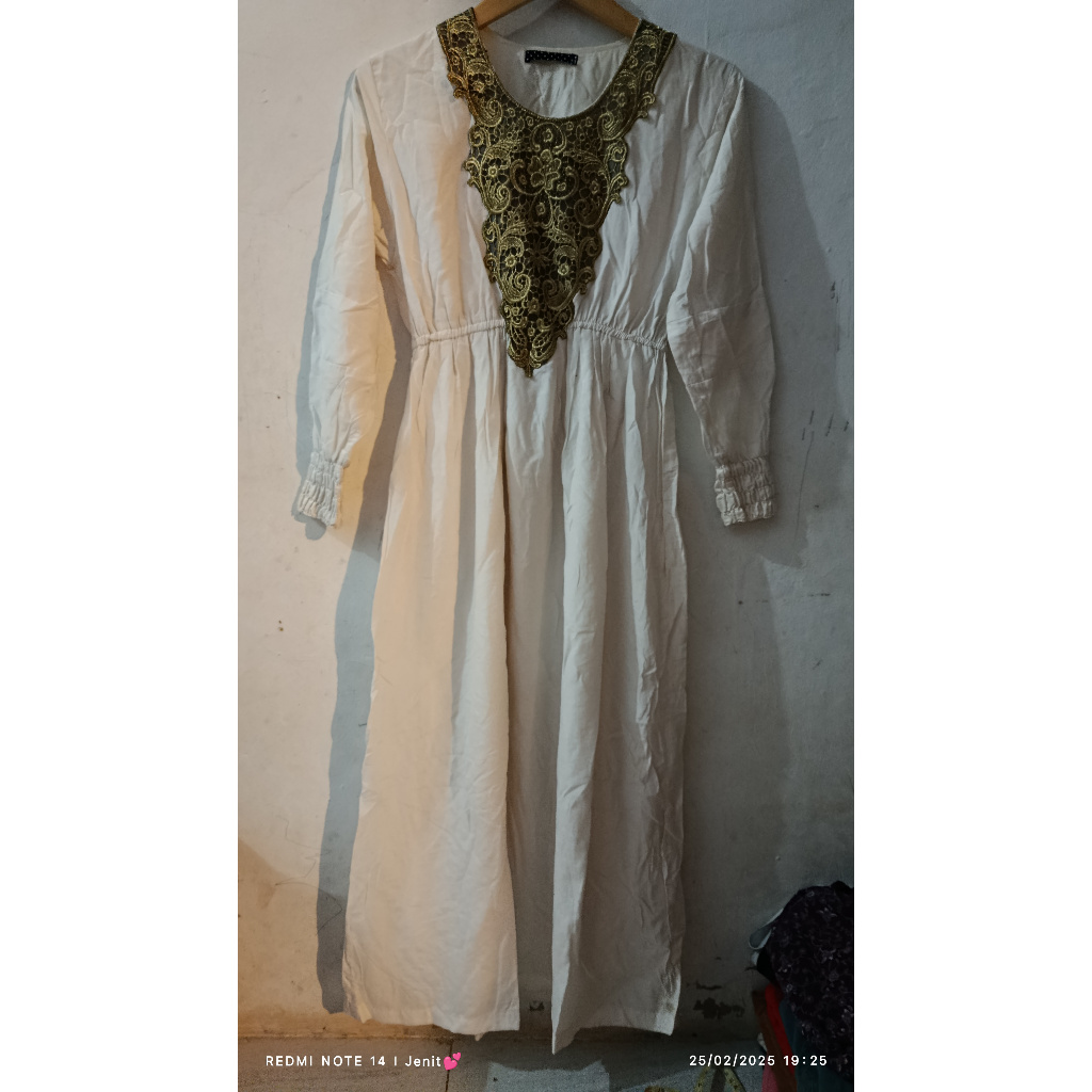 Gamis Putih Renda Bordir
