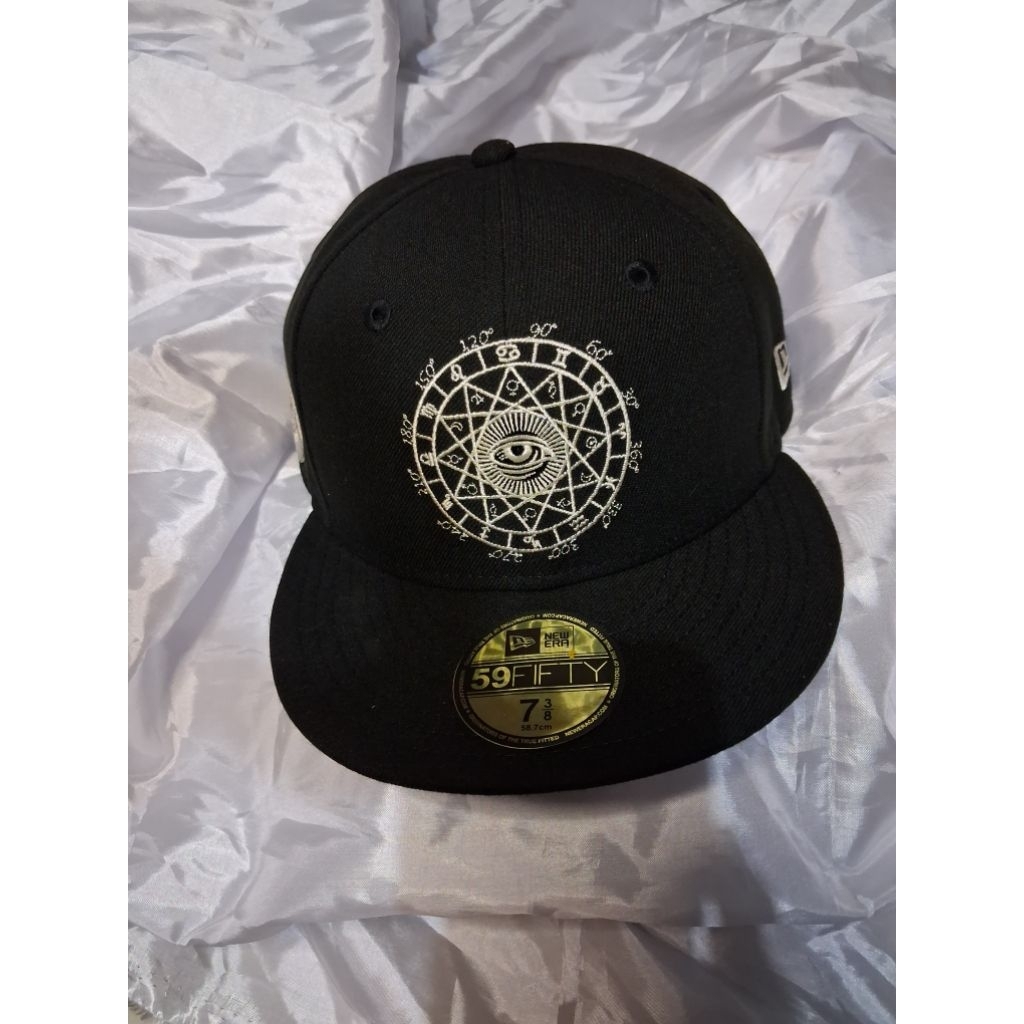 topi new era illuminati (zodiac)