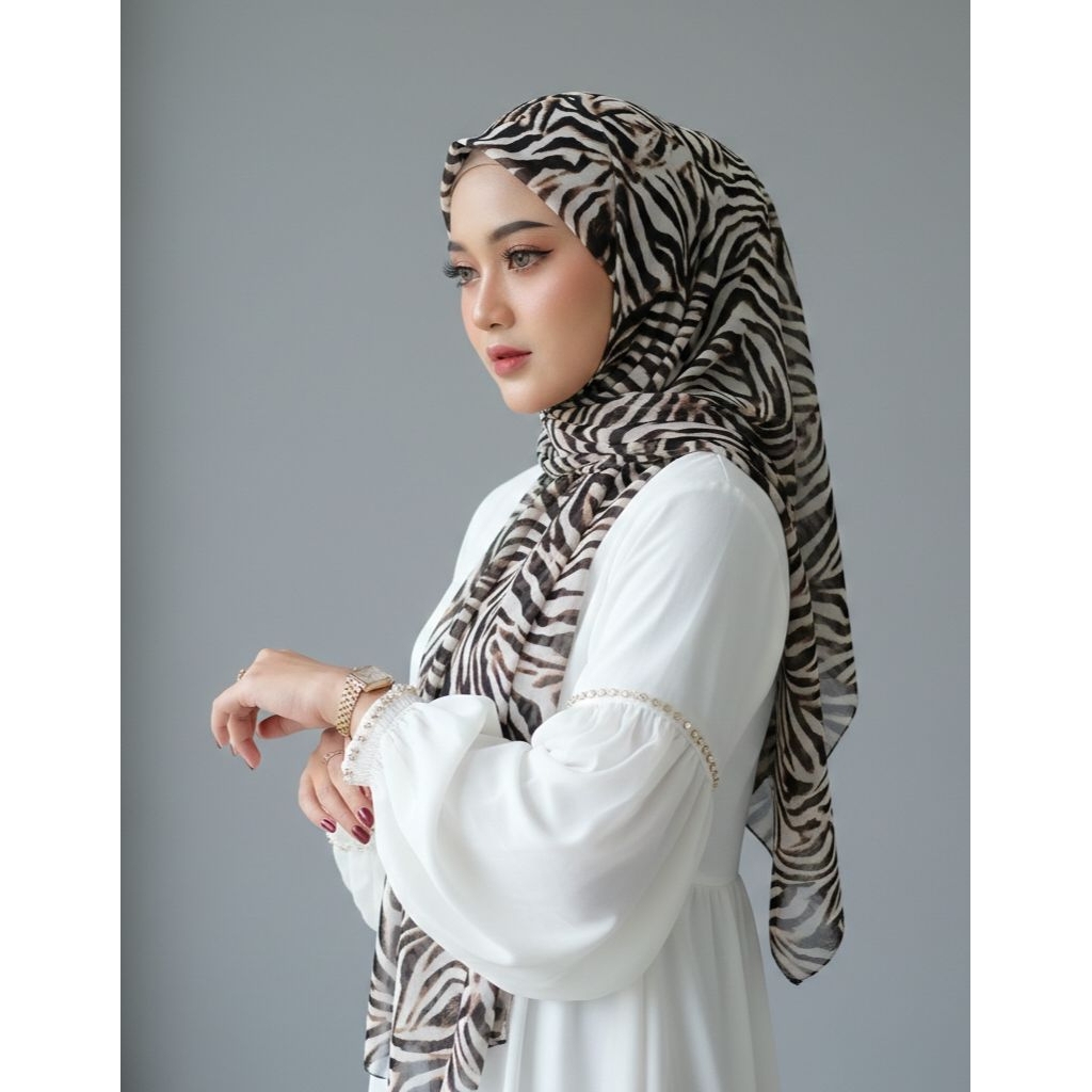 Hijab Persegi motif Zebra terbaru mudah di bentuk dan elegan