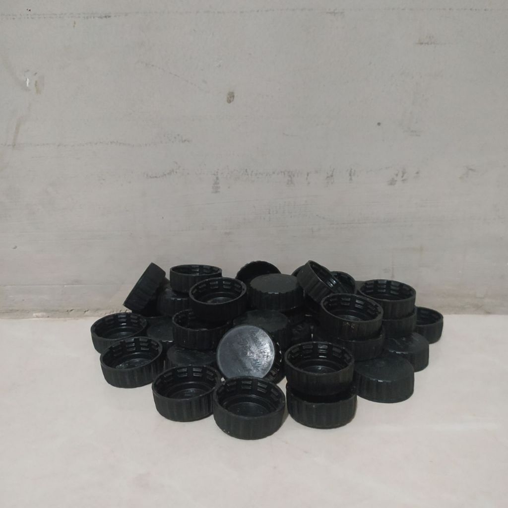 50pcs Tutup Botol Plastik Coca Cola Warna Hitam Bekas Bersih