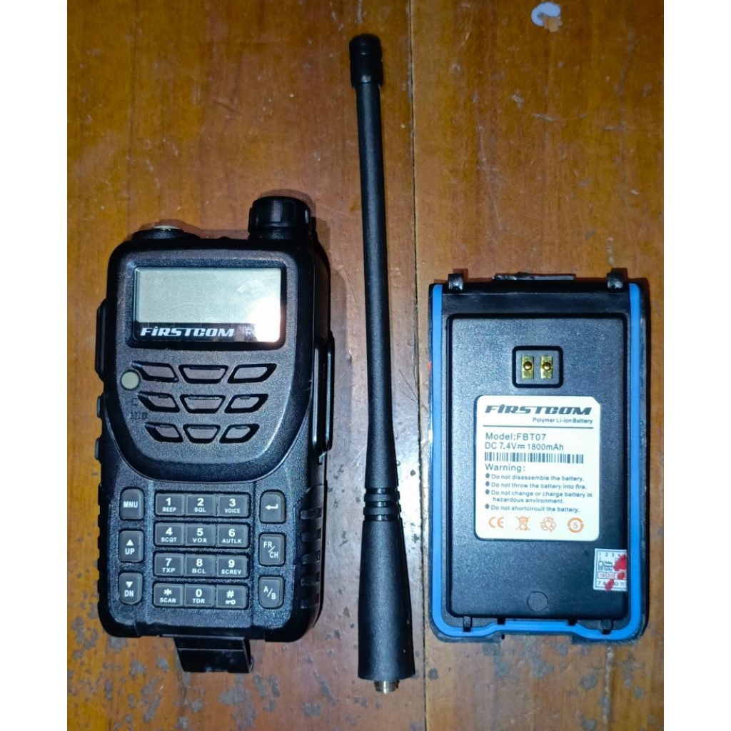 HT Bekas, Normal, Firstcom FC-27, Dual Band VHF UHF, Tanpa Charger