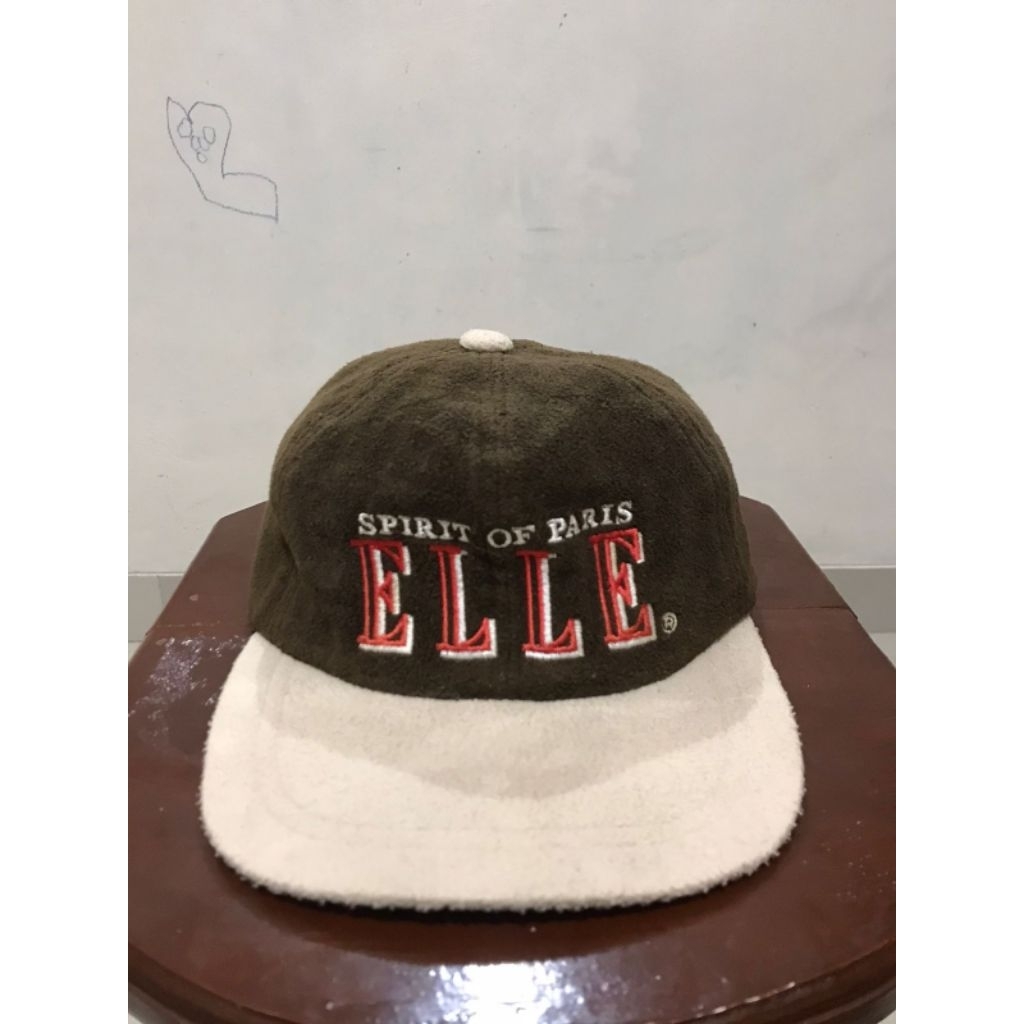 TOPI // SNAPBACK ELLE PARIS