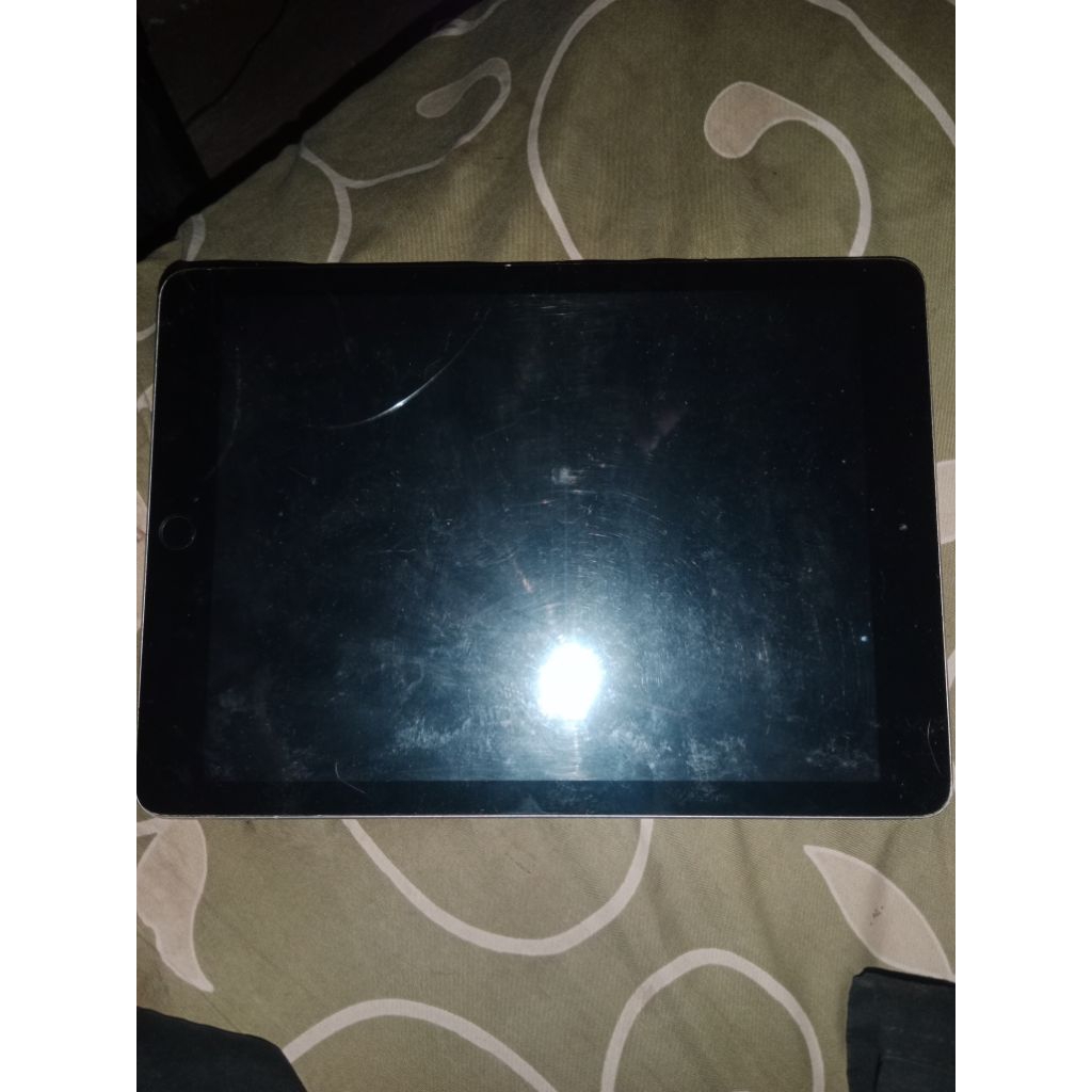 iPad Gen 6 2018 9.7" WiFi [32/128GB] Second - Layar Rusak Fungsi Touch Tidak Normal Murah Buat Servi