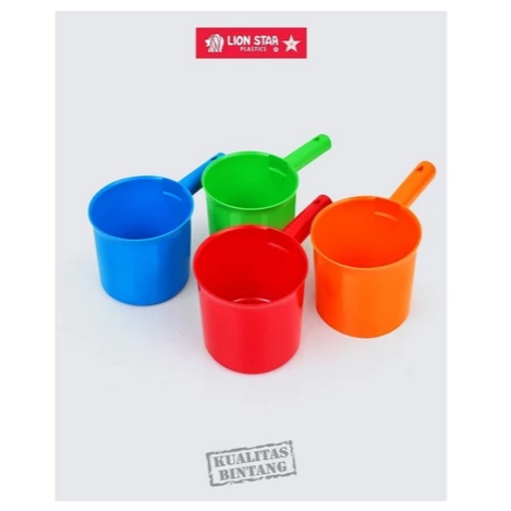 RW-2 Selva Water Scooper 1.5 Litres Gayung Mandi Lion Star