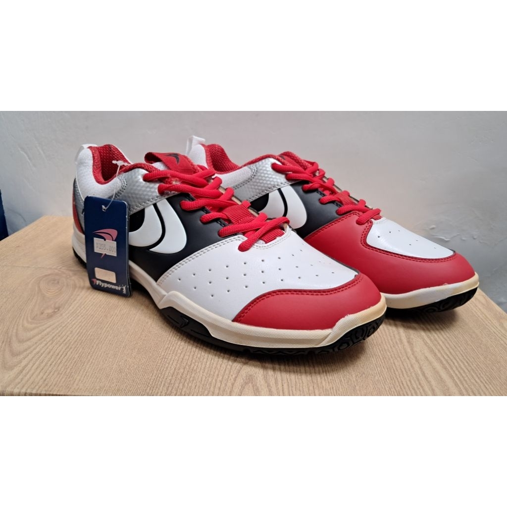 SALE  EX DISPLAY sepatu badminton flypower pawon 7 & kalasan  uk 44