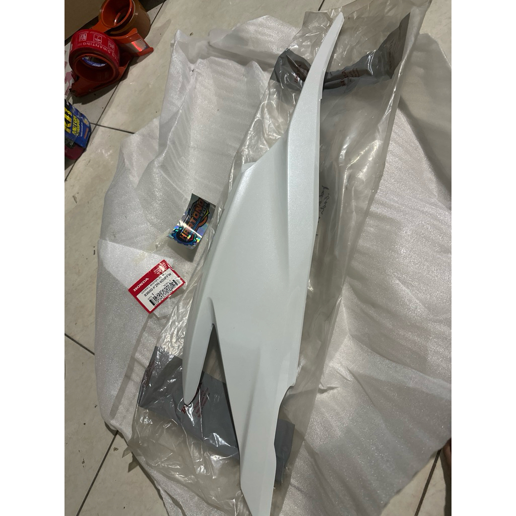body belakang vario 125 old original 83600-kzr-600pfw