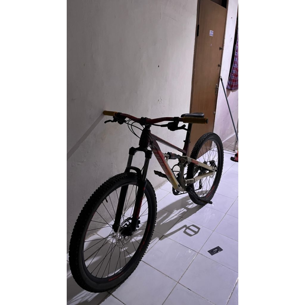 sepeda polygon siskiu D5 2020 ukuran s