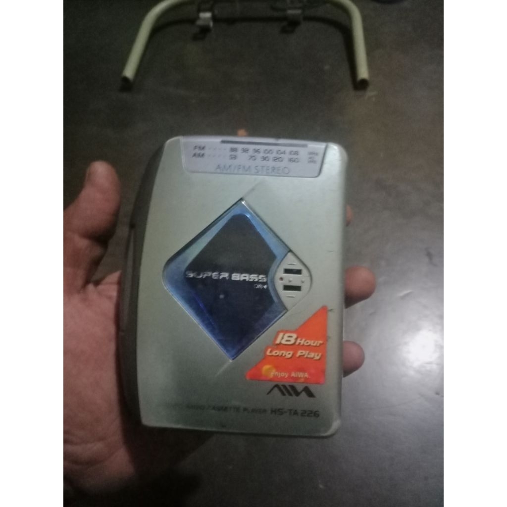 walkman aiwa fm radio player second