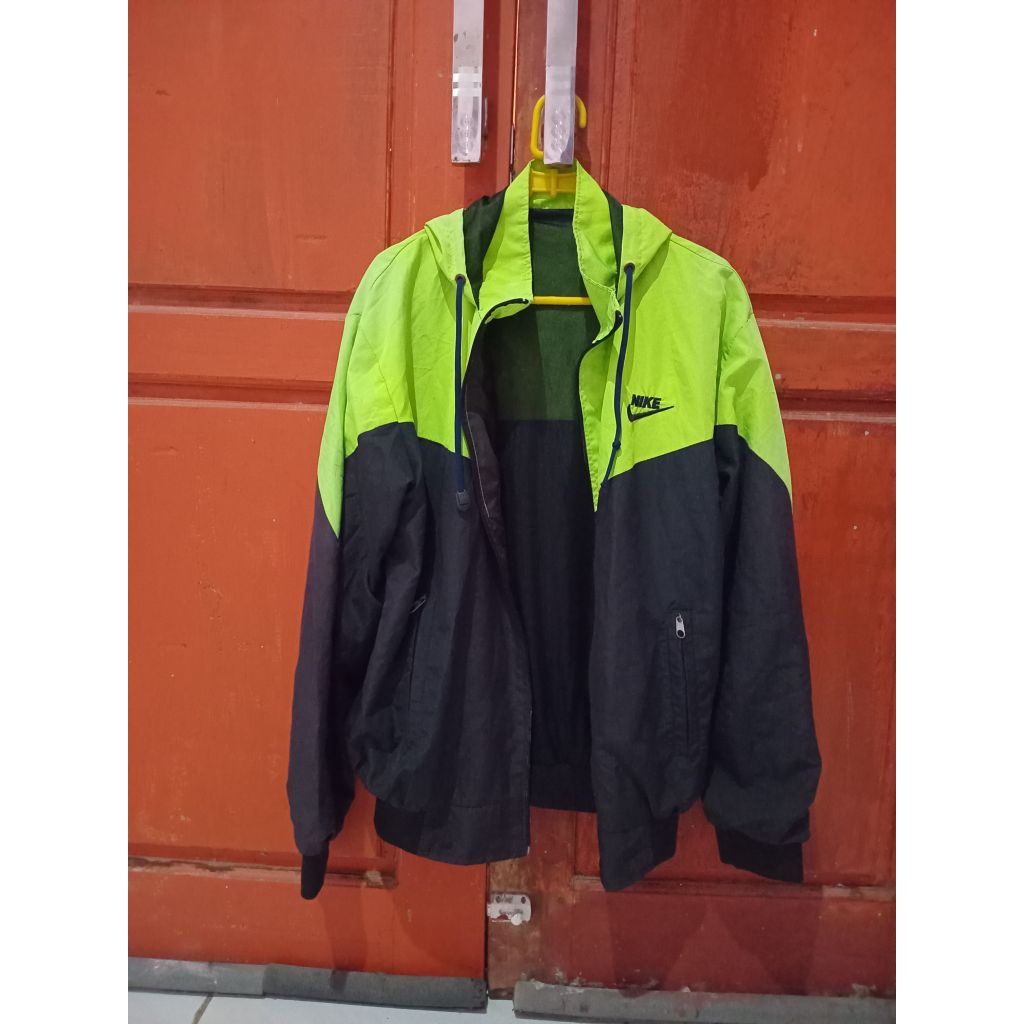 JAKET NIKE KW MINUS RESLETING'NYA RUSAK