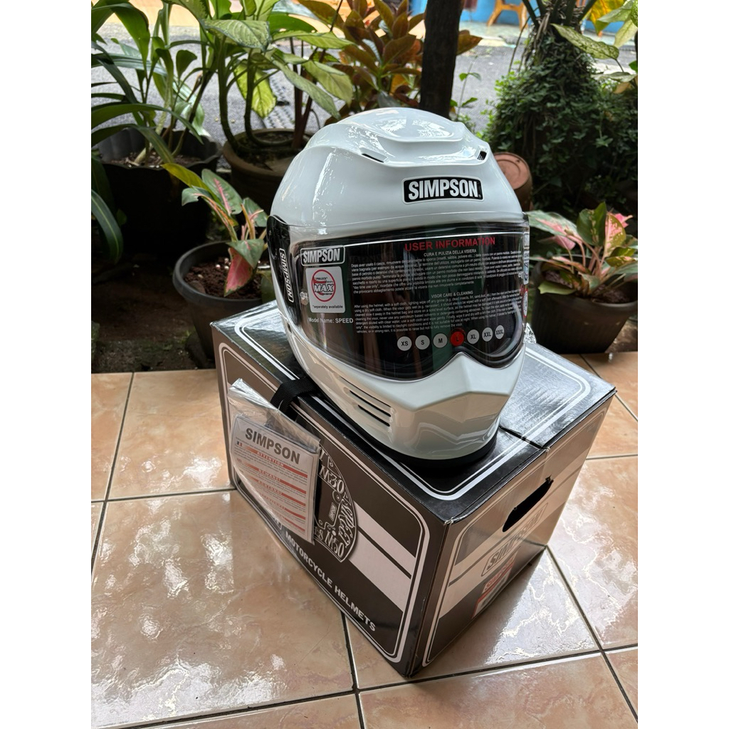 Helm Simpson Speed Bandit Gloss White