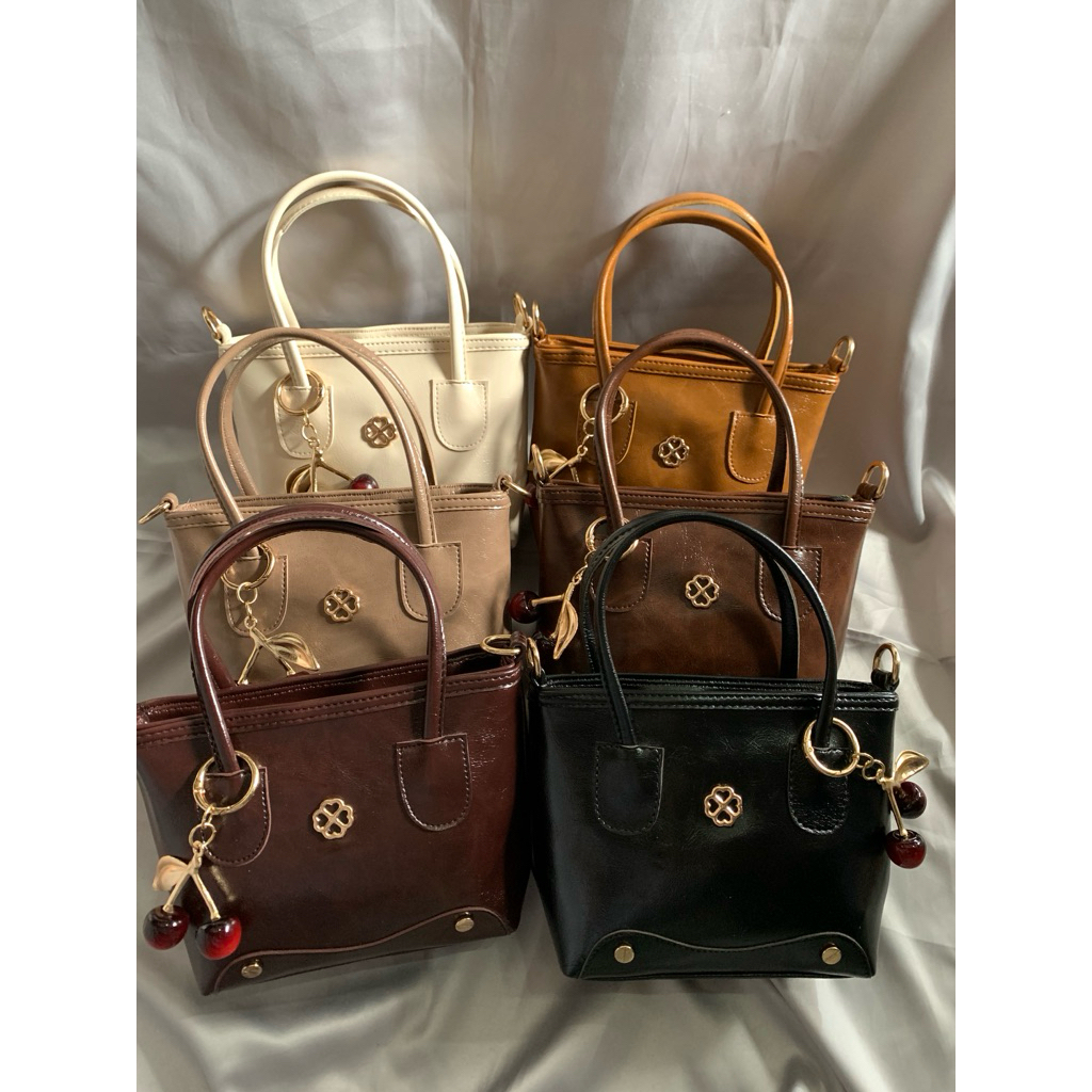 tas wanita kiara L 20cm T 15cm dan pilihan dan warna yang elegant dan desain yang cantik