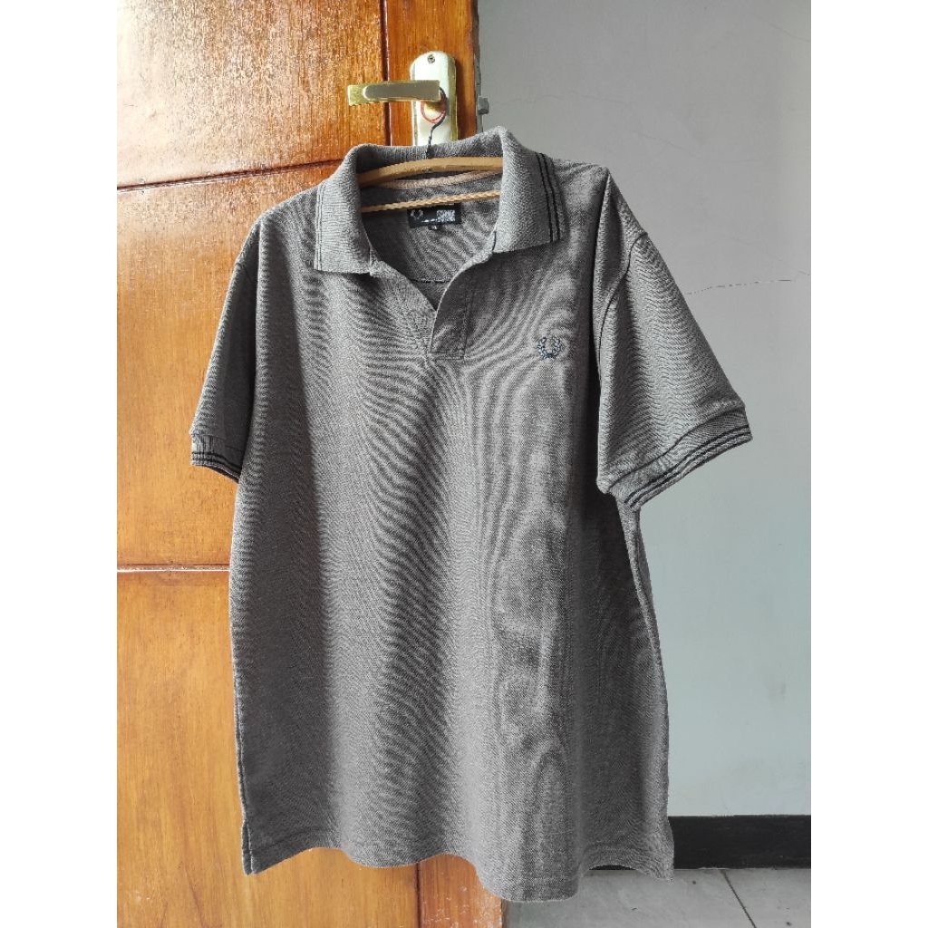 kaos polo pria merk V4 Classic