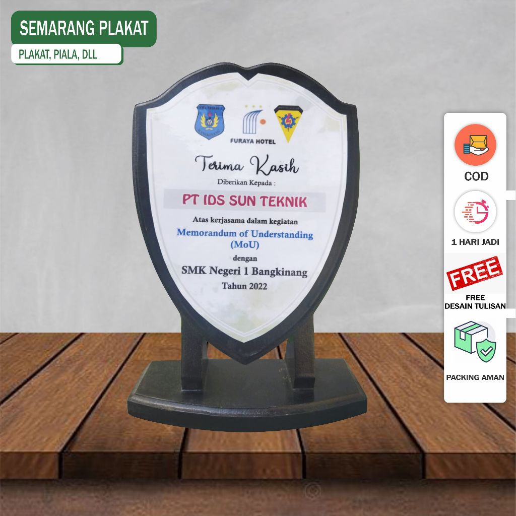 Plakat Kayu Model Perisai Murah |Free Desain Free Tulisan | Wisuda KKN PPL Penghargaan Event