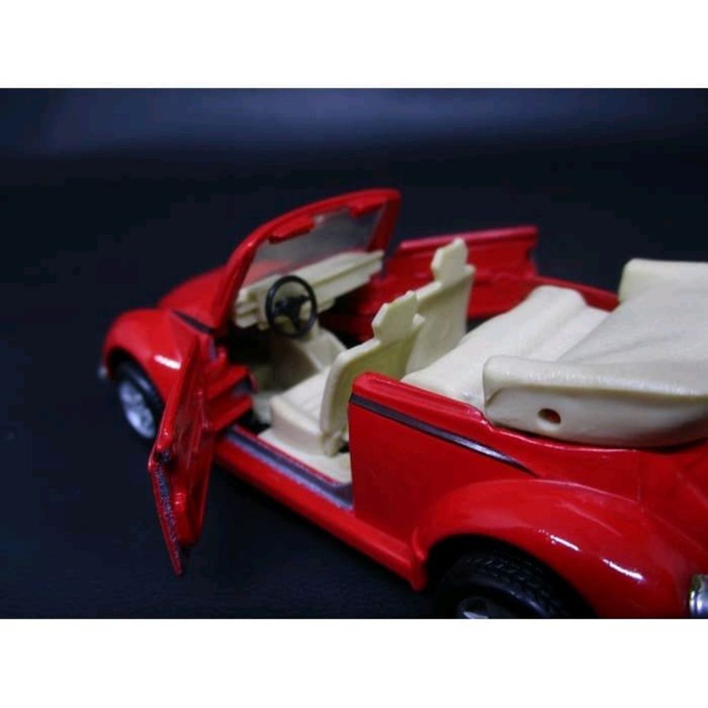 Diecast Mainan Mobil Maisto VW 1303 Kabriolet 1:36 Loose