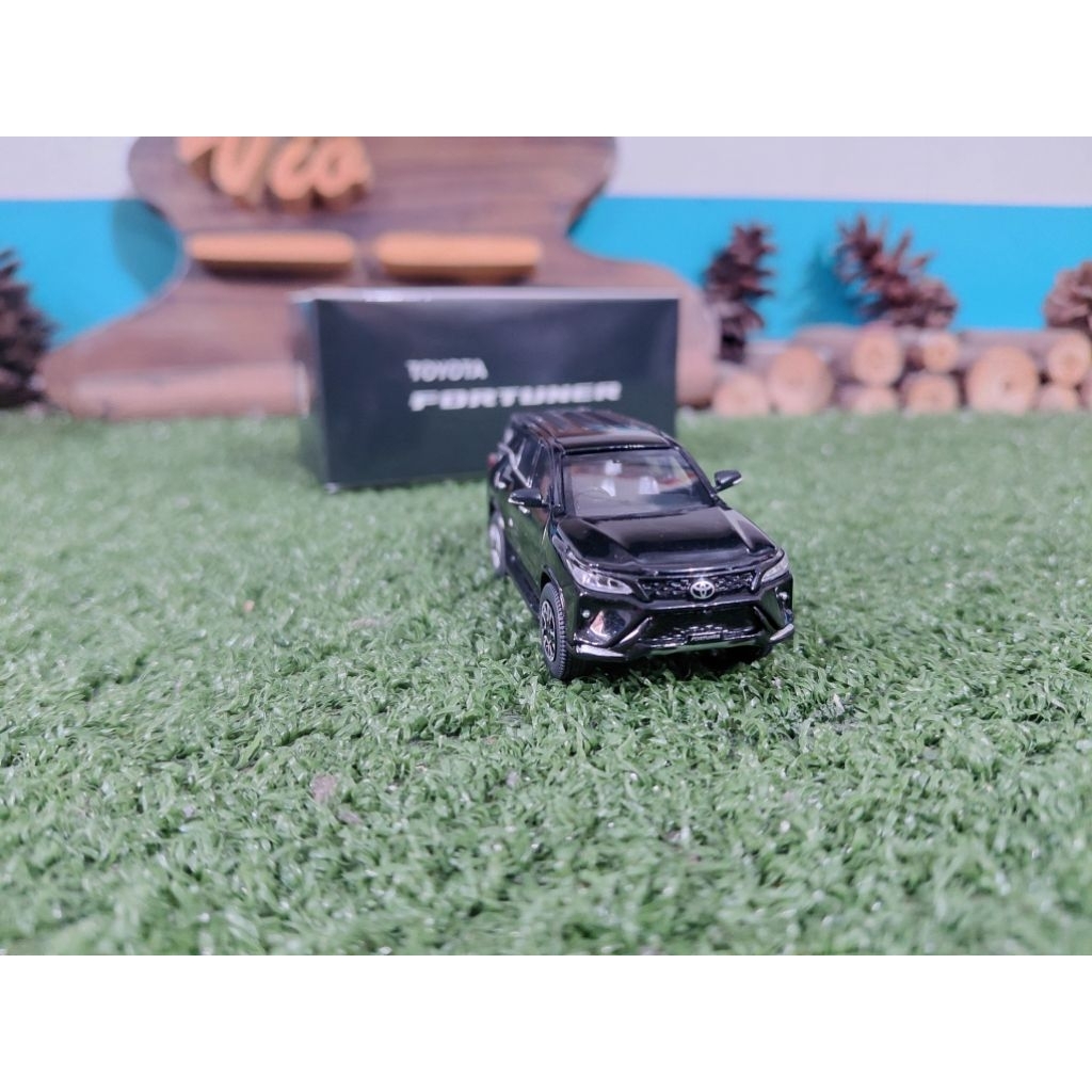 Diecast Miniatur Toyota Fortuner hitam skala 1:64