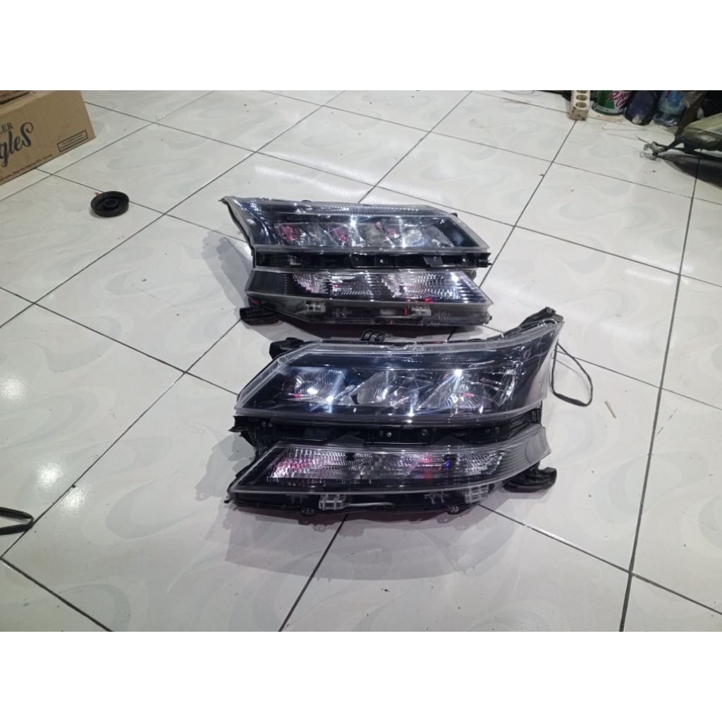 headlamp lampu depan Avanza/xenia 2020-2023 original. lampu depan Toyota Avanza Veloz 2019-2023 orig