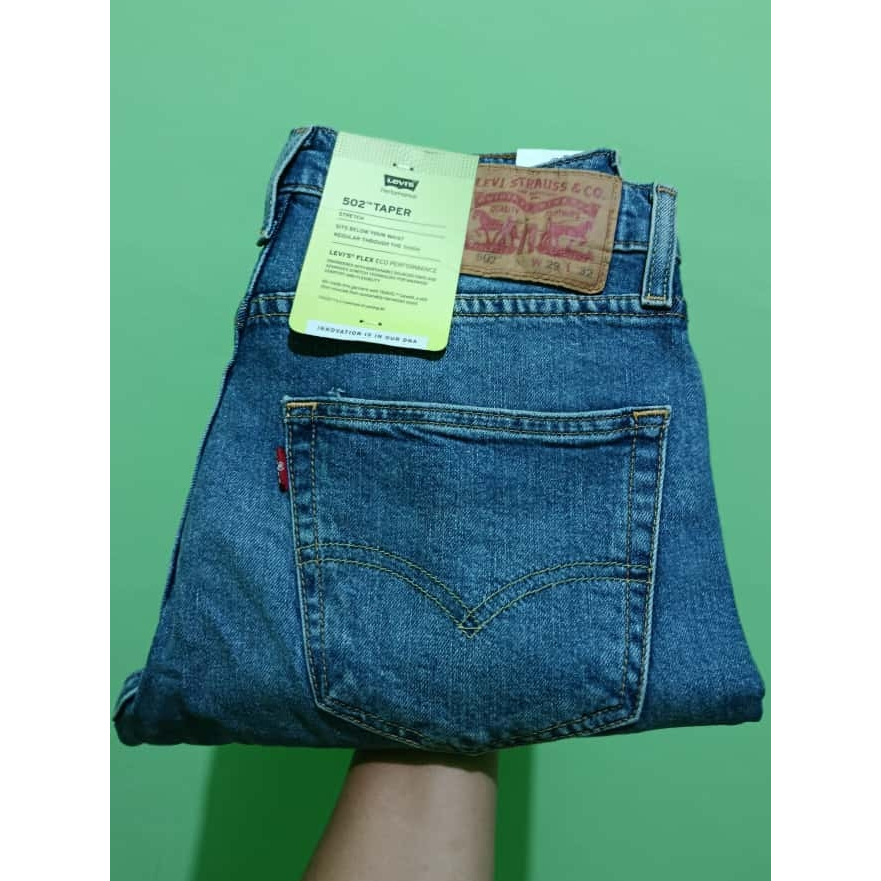 Levi's 502 Regular Taper Fit Original