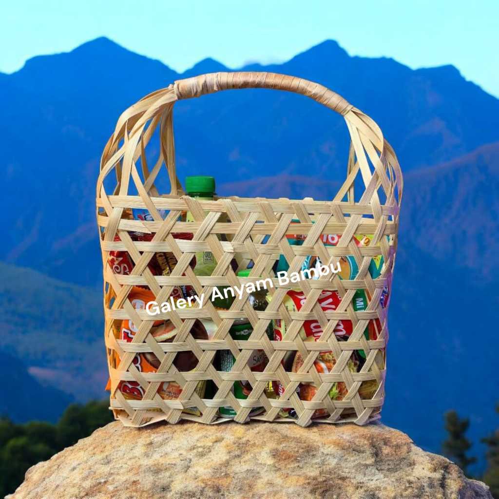 Parcel keranjang rotan Anyaman Bambu / tas keranjang hampers bambu / keranjang rotan