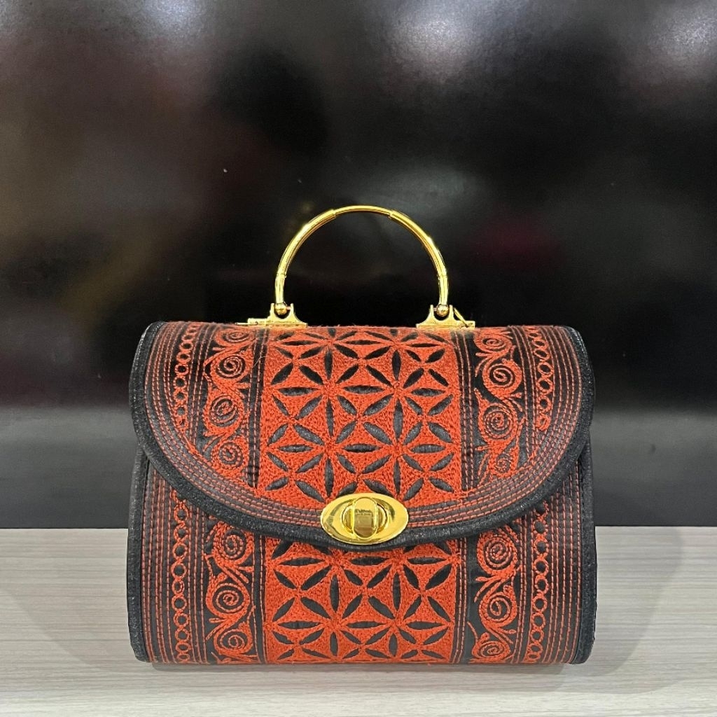 TAS WANITA MOTIF ACEH | Tas Itali Gagang Emas Besar