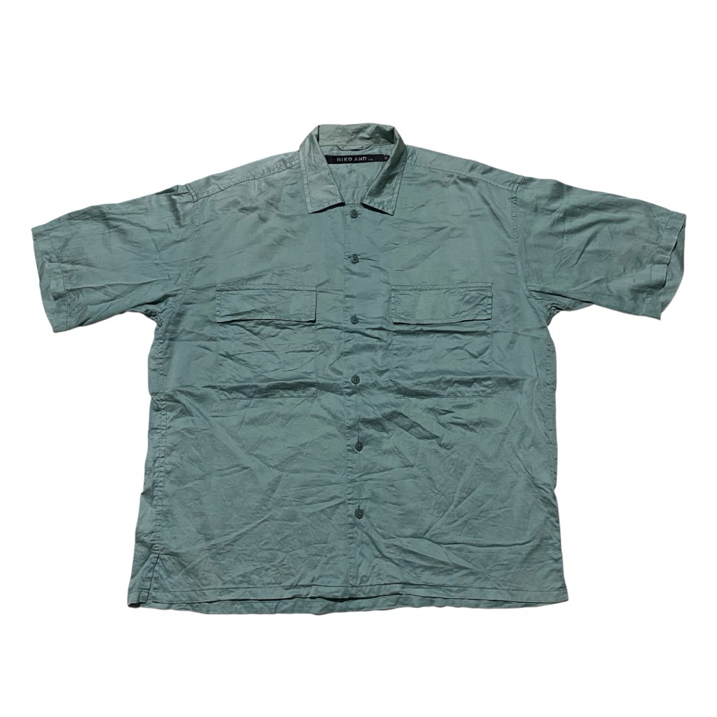 Niko and big pocket green shirt