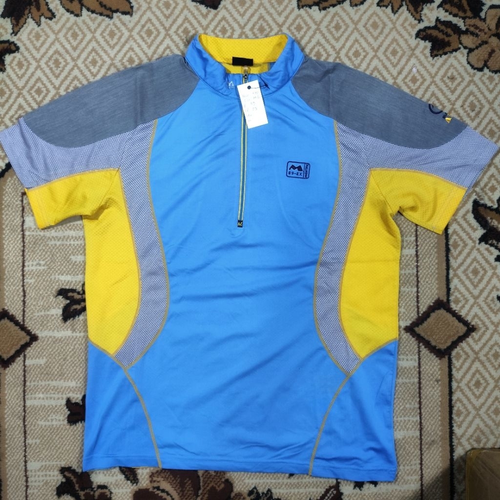 BASELAYER OUTDOOR SECOND LENGAN PENDEK KAOS LARI MONTPIC SIZE M to L