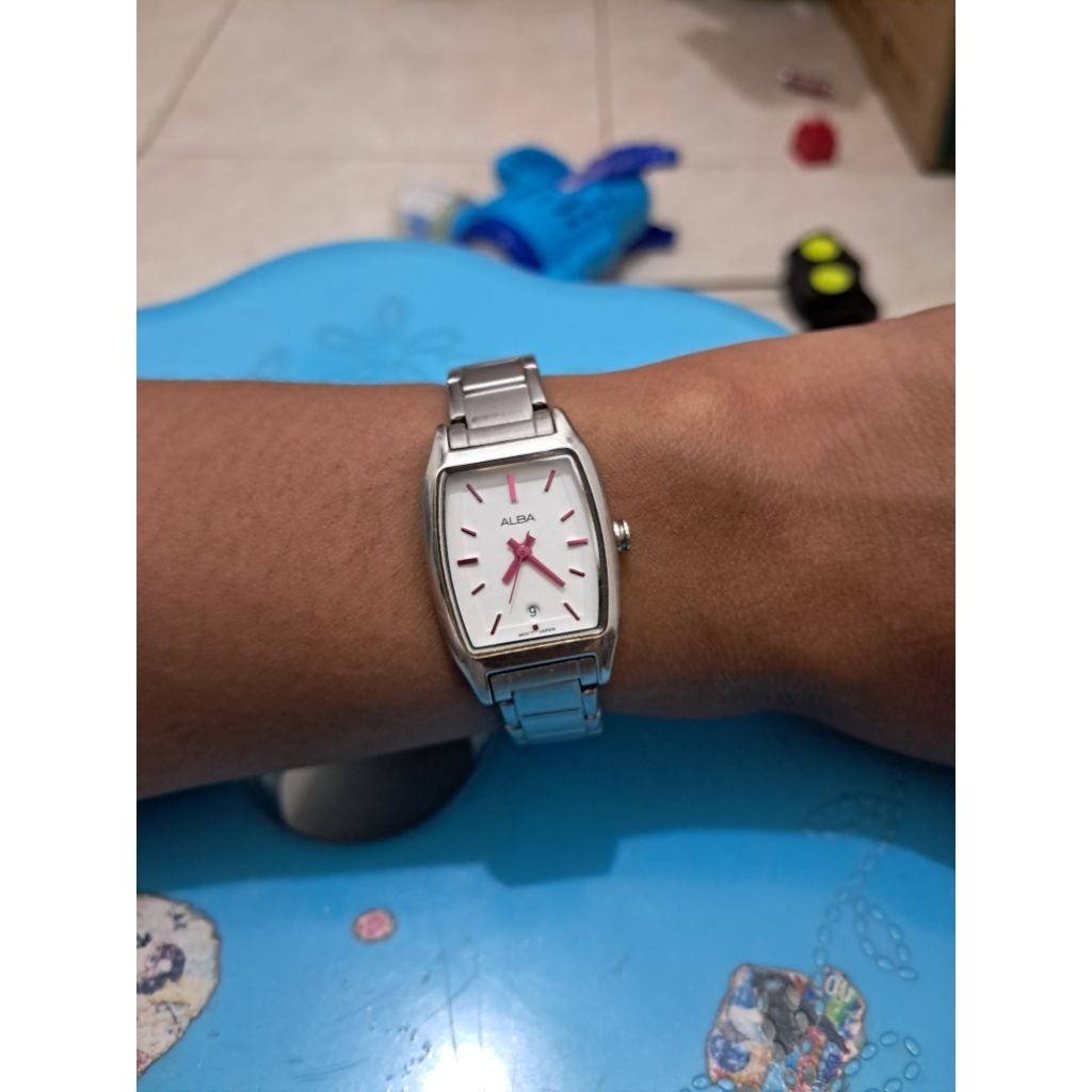 Jam wanita ALBA