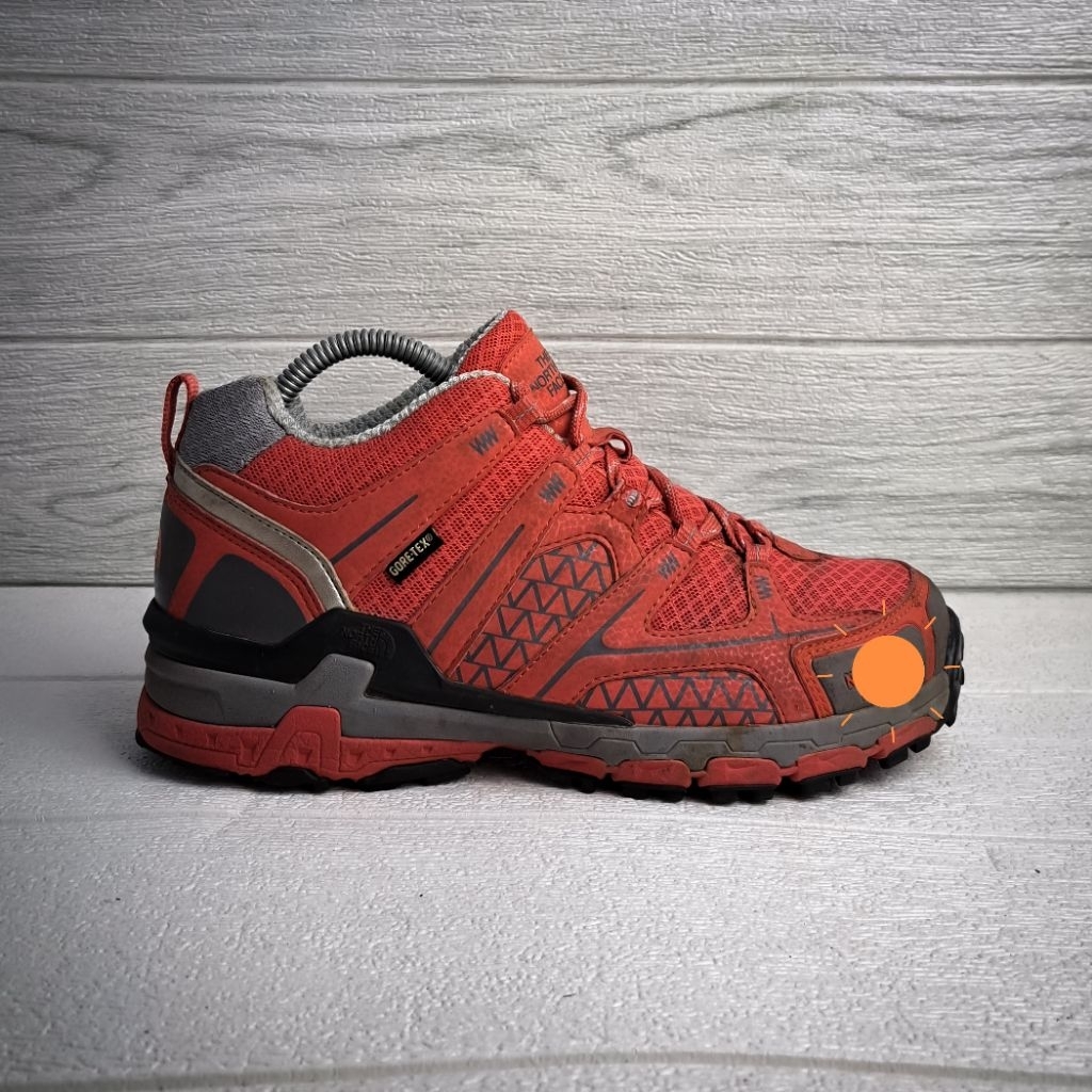Sepatu Gunung / Sepatu Outdoor Goretex Uk 39