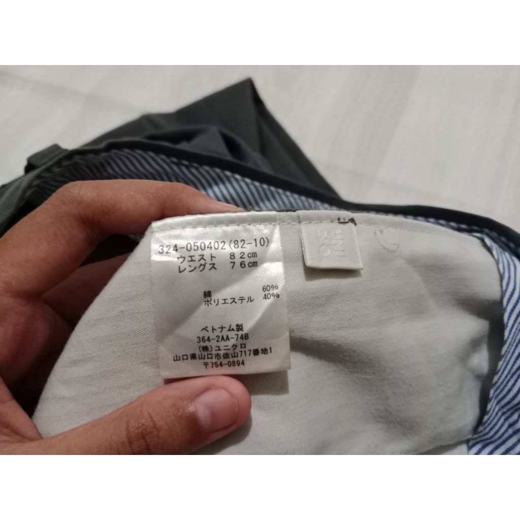 Celana Chinos Uniqlo Abu abu