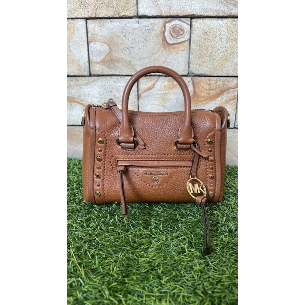Tas Michael Kors MK Carine XS Studded Brown Peable Leather
