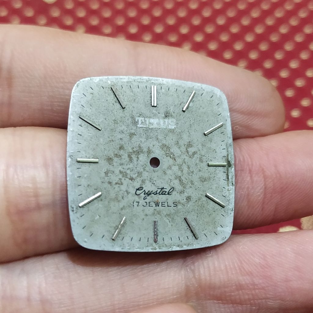 dial plate jam tangan pria titus square