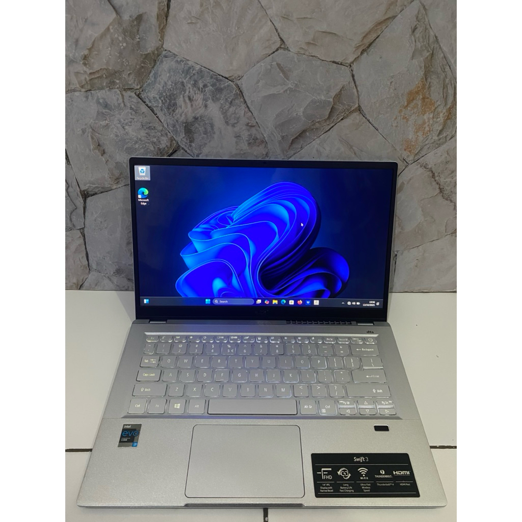 Acer Swift 3 infinity 4 Intel evo i7-11th ram 16 gb 512 gb fhd ips 100% srgb 300 nits windows 11 ori