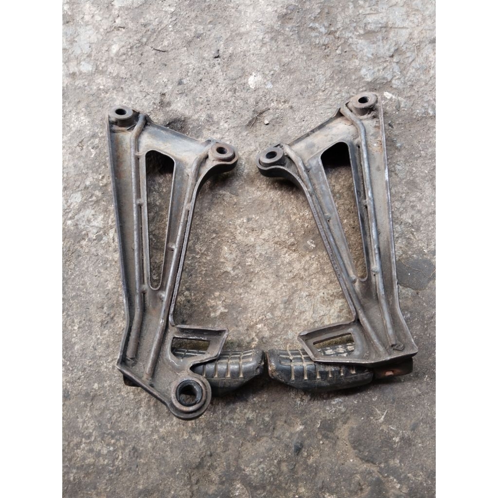 postep power pijakan belakang minerva CBR old ori copotan