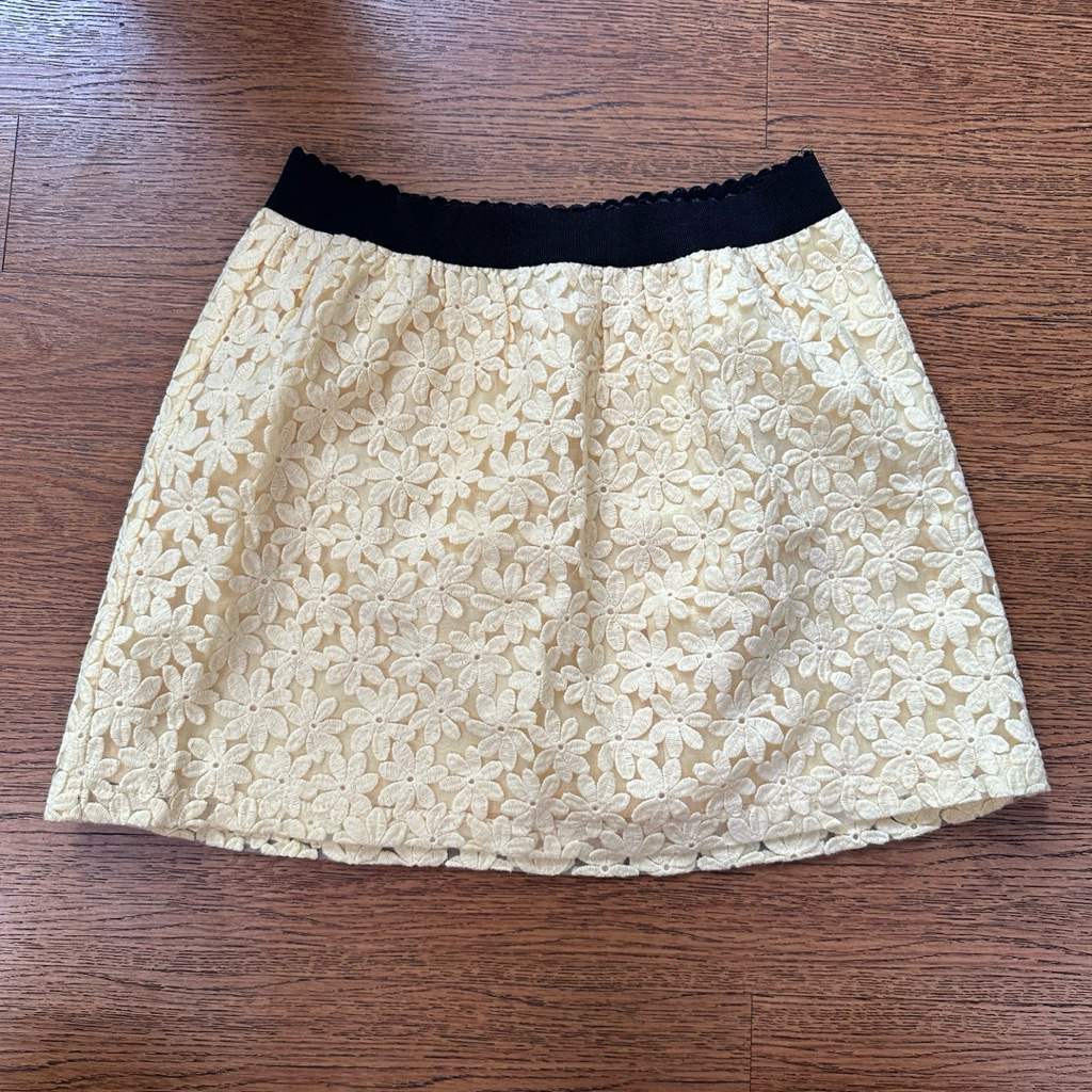 [READY] VA ROK BUNGA KUNING PASTEL PRELOVED