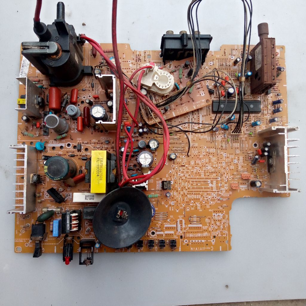 mesin tv LG slim 21inch,komponen lengkap,cabutan blm test/gambling