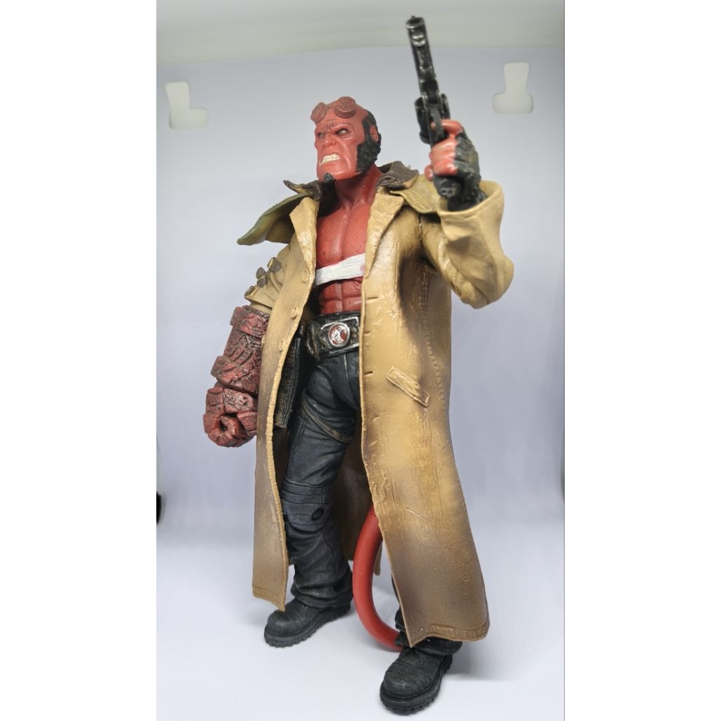 Mezco Hellboy loose original