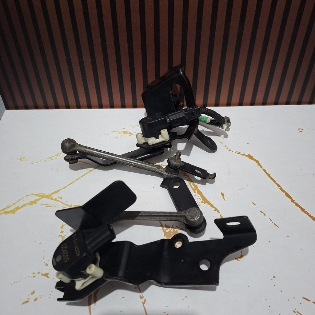 Sensor Auto Leveling Sensor Suspensi All New Pajero 4N15 Asli 1Set