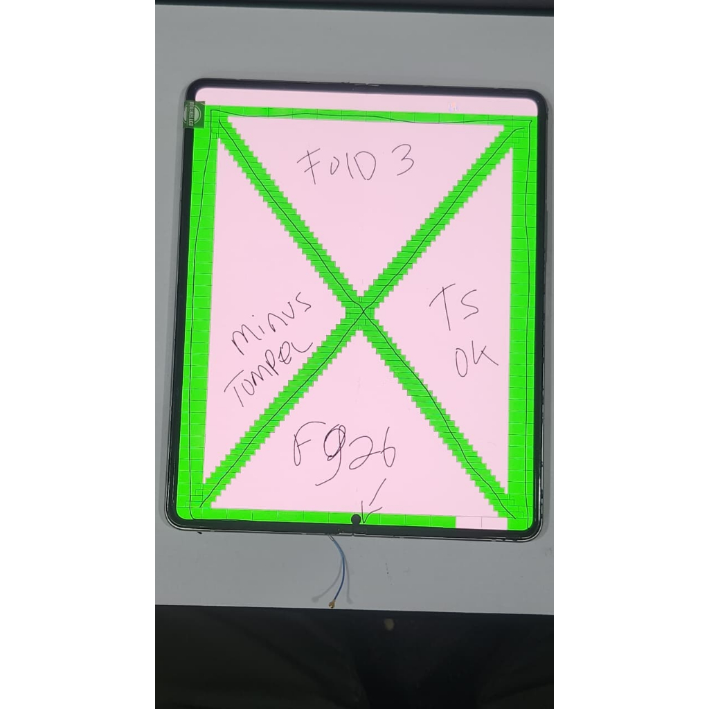 LCD SAMSUNG GALAXY Z FOLD 3 -  F926 ORIGINAL COPOTAN MINUS TOMPEL BAGIAN BAWAH LIPATAN