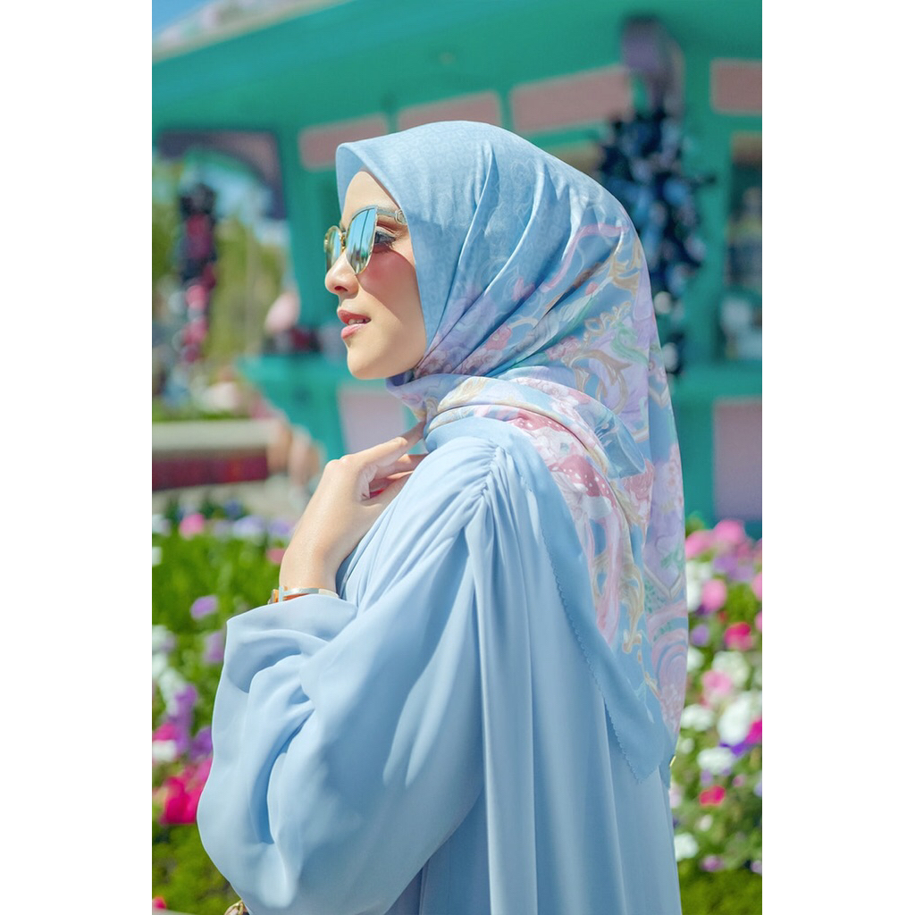 Buttonscarves Alice in Wonderland/ BS Alice in Wonderland/ BS Preloved/ Buttonscarves preloved/ BS s