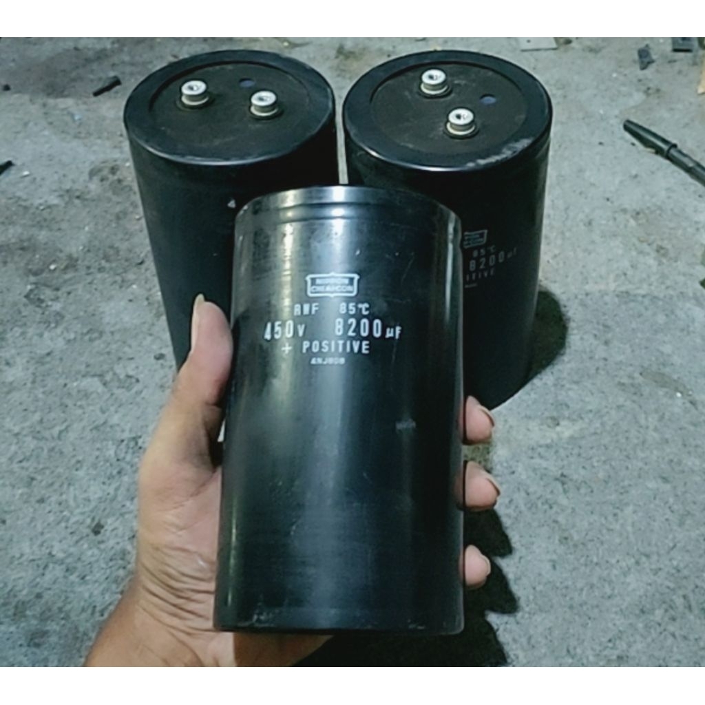 ELCO JUMBO 450V8200UF