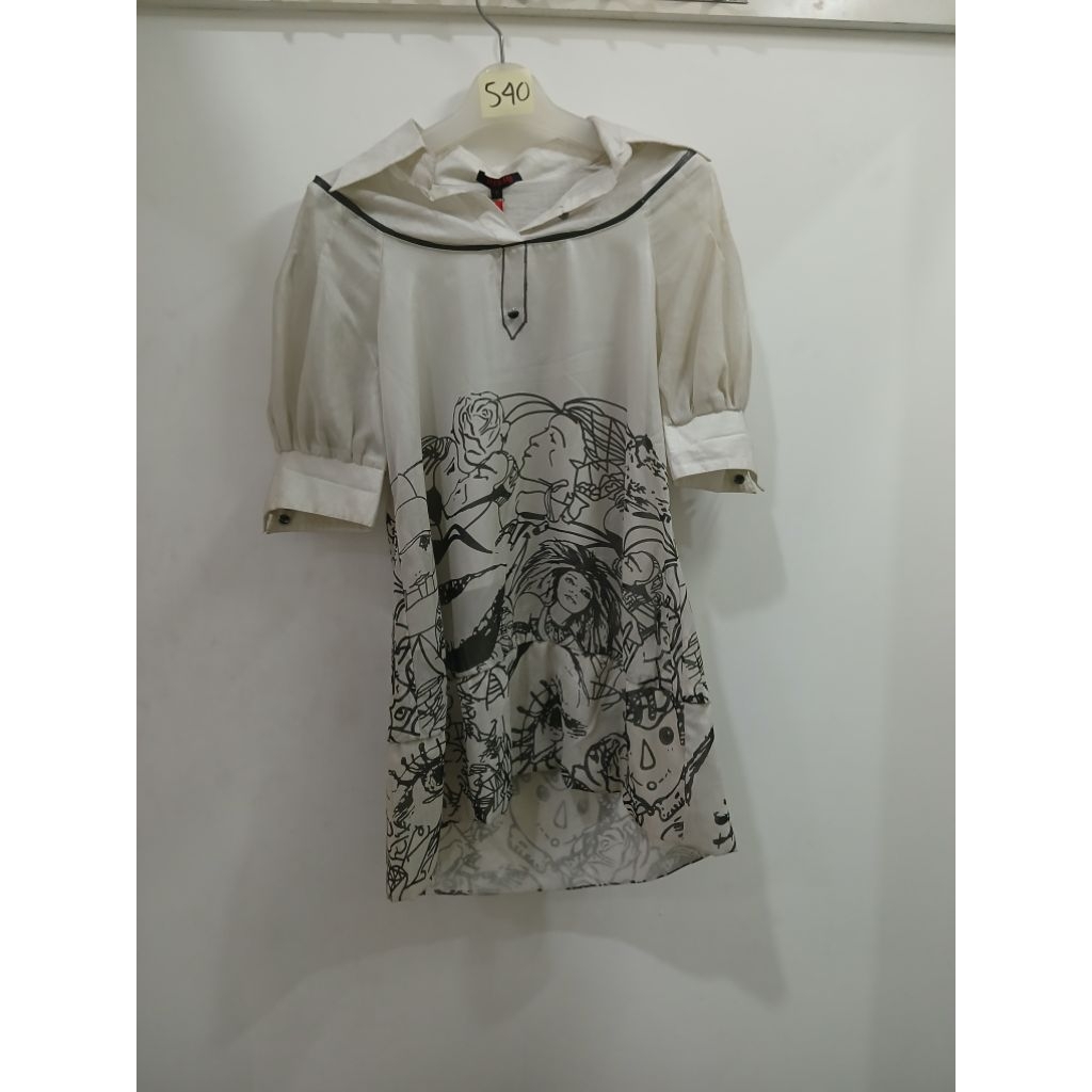 (540) KEMEJA PUTIH UNIK LENGAN PENDEK