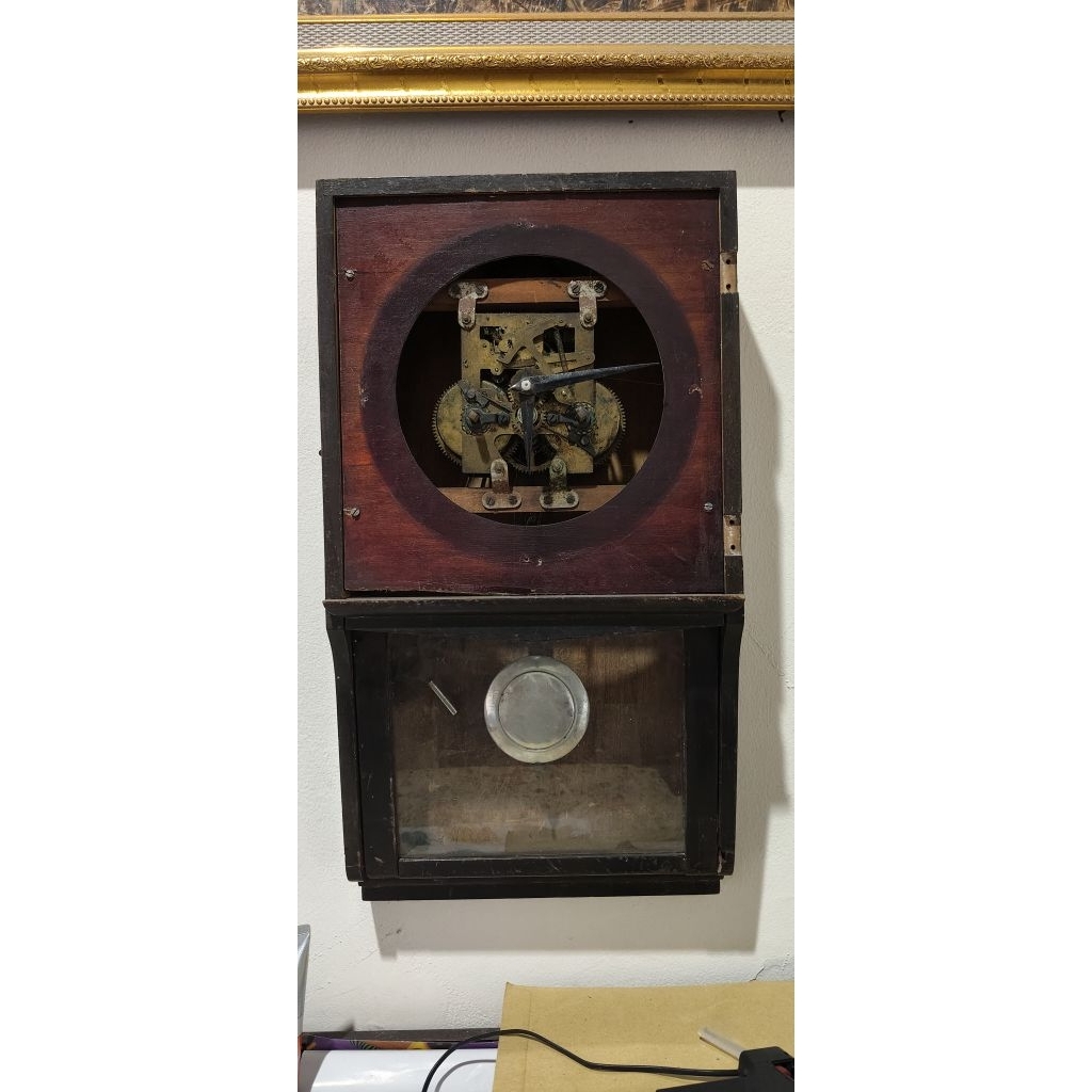 jam bandul klasik display