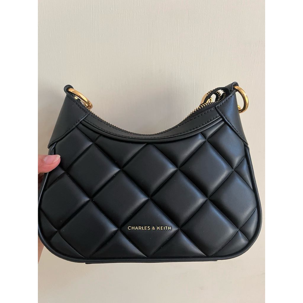 Preloved tas charles and keith