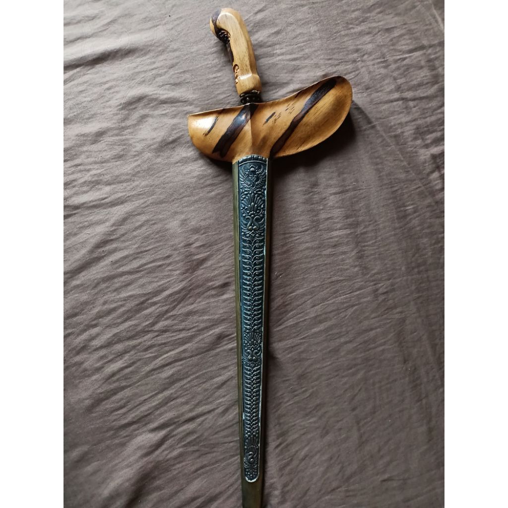 Kris tilam sari Mataram pamor Tirto tumetes