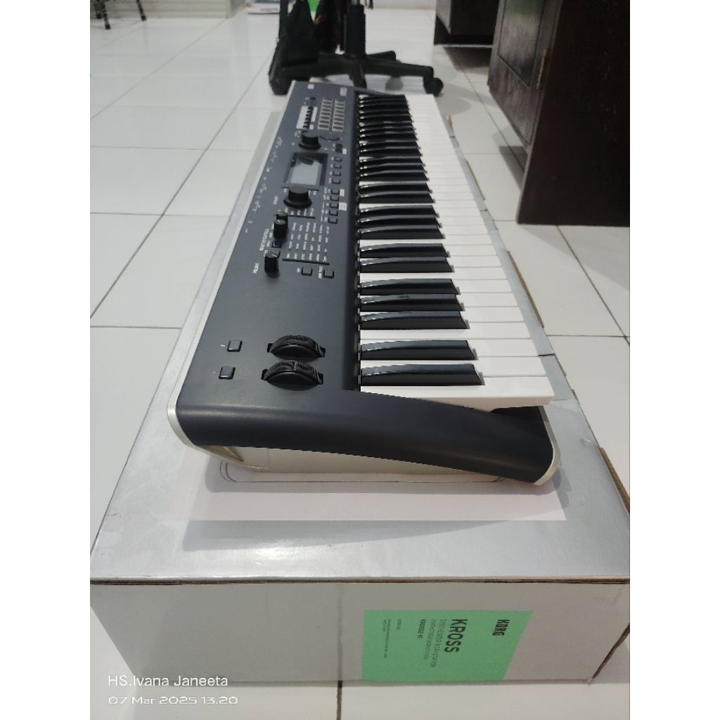 keyboard KORG Kross2 61 synthesizer workstation mulus bekas