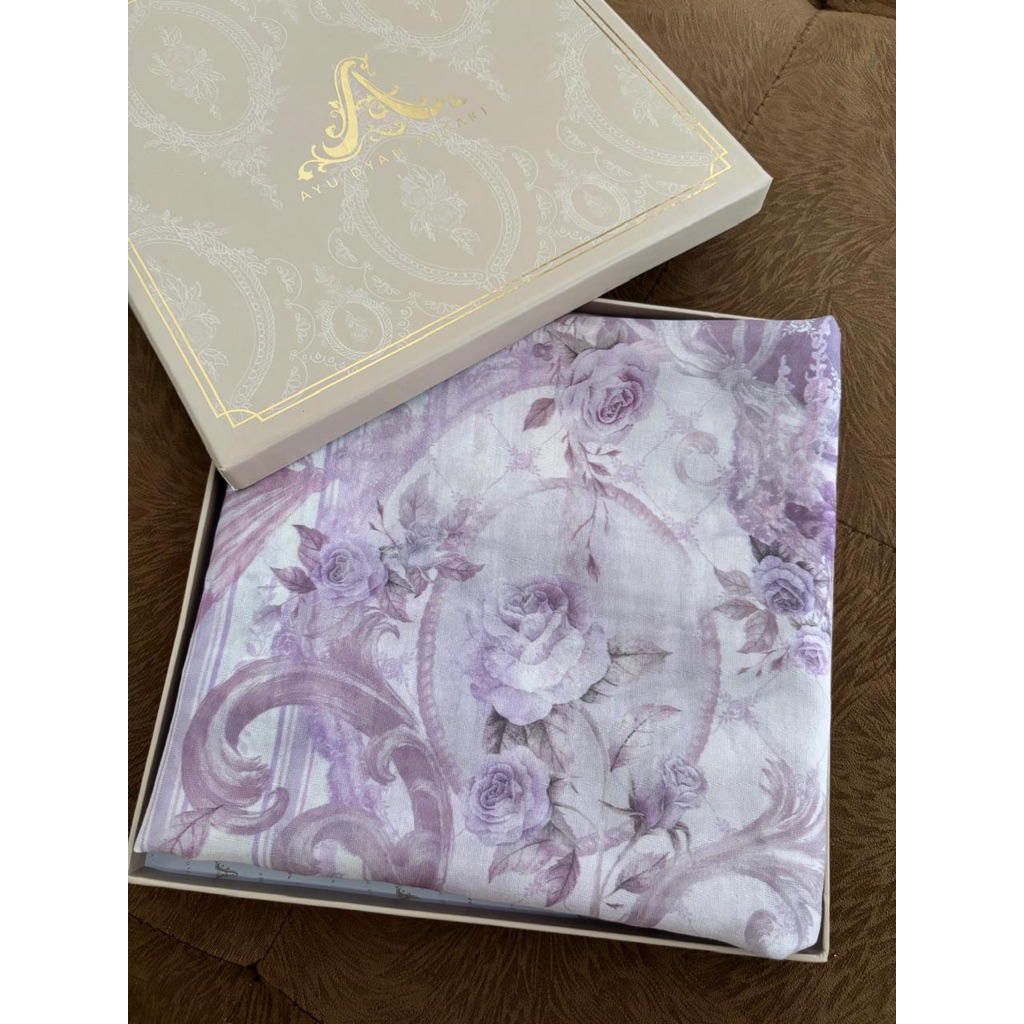 ayu dyah andari scarf