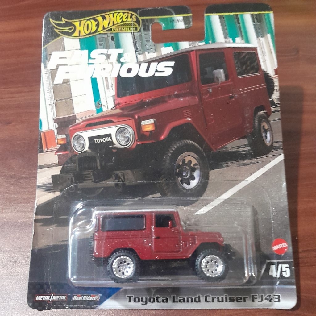 HOT WHEELS PREMIUM Toyota Land Cruiser FJ43 - Red