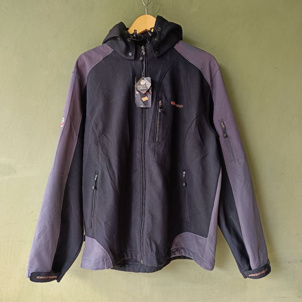 JAKET UC BERKELEY OUTDOOR SOFT SHELL