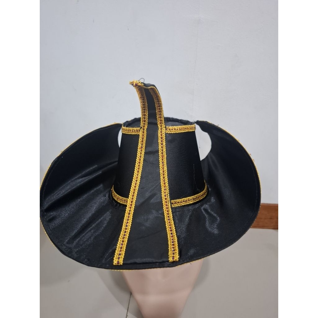 Topi Ntt hitam